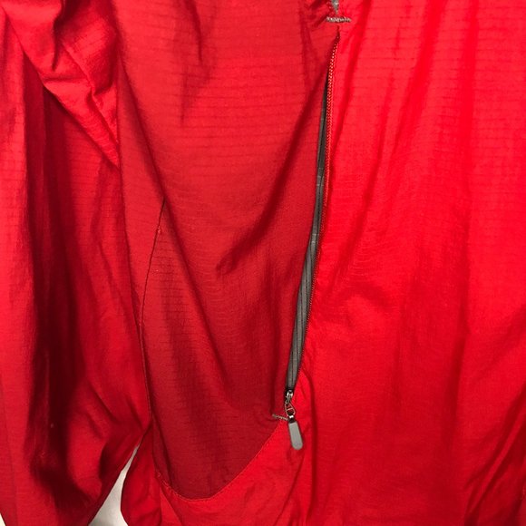 MEC- Red Reflective Windbreaker - Picture 5 of 9